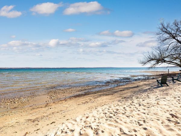 7923 Shoreside S, Traverse City, MI 49684