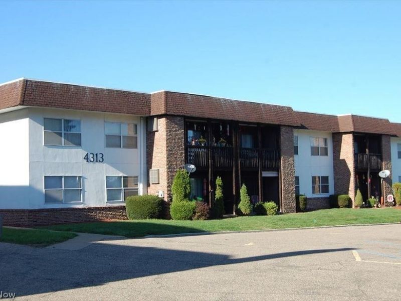 4313 Earl Drive, Unit B7, Steubenville, OH 43953 Photo 1