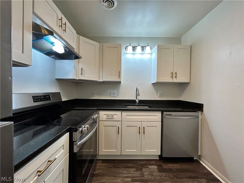 4313 Earl Drive, Unit B7, Steubenville, OH 43953 Photo 4