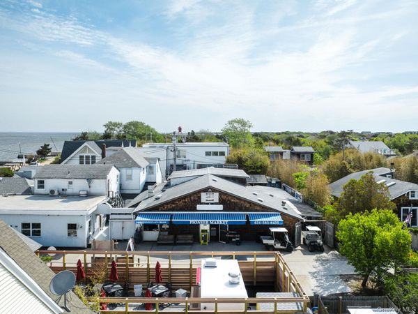 21 Broadway , Fair Harbor, NY 11706