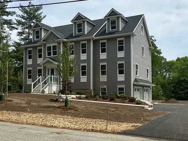 56 Dudley Rd, Billerica, MA 01821