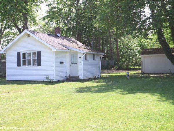 124 W Sheridan Street, Fremont, MI 49412
