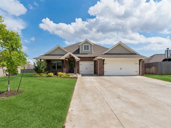 8224 Lambert Way, Edmond, OK 73034