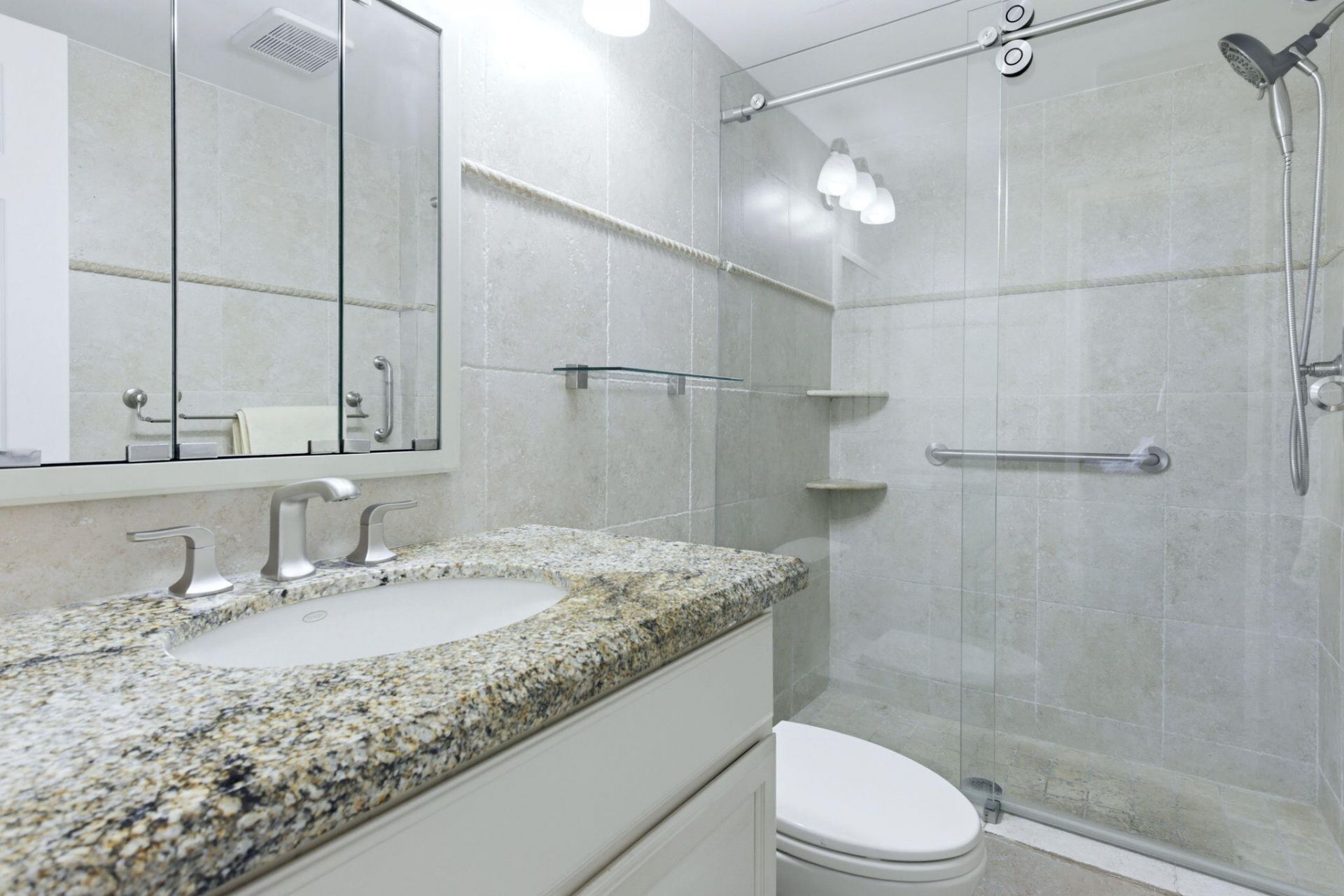 2880 NE 33rd Court, Unit 305, Fort Lauderdale, FL 33306 Photo