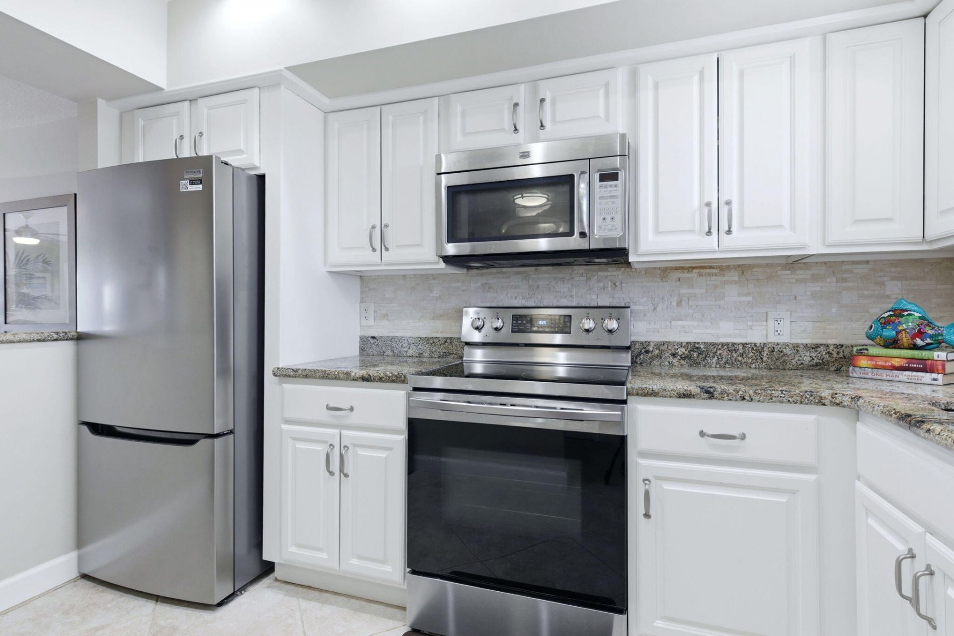 2880 NE 33rd Court, Unit 305, Fort Lauderdale, FL 33306 Photo