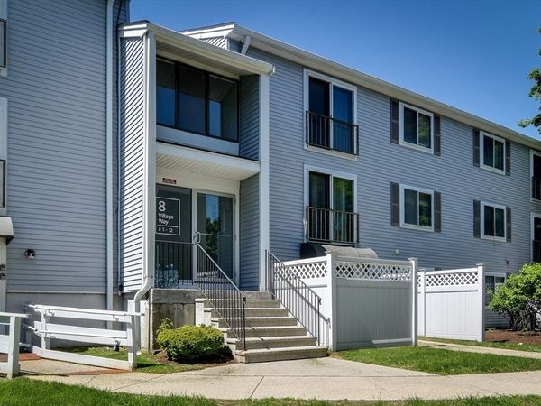 8 Village Way, Unit 10, Natick, MA 01760