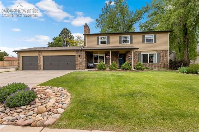320 W Cheyenne Mountain Boulevard, Colorado Springs, CO 80906 Main Photo