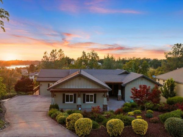 12924 Austin Forest Cir, Auburn, CA 95602