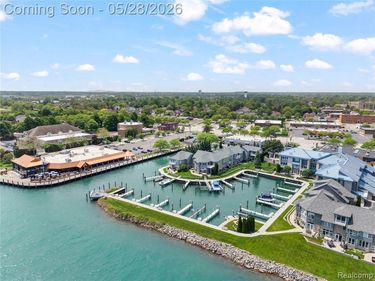31 Kreger Drive, Wyandotte, MI 48192