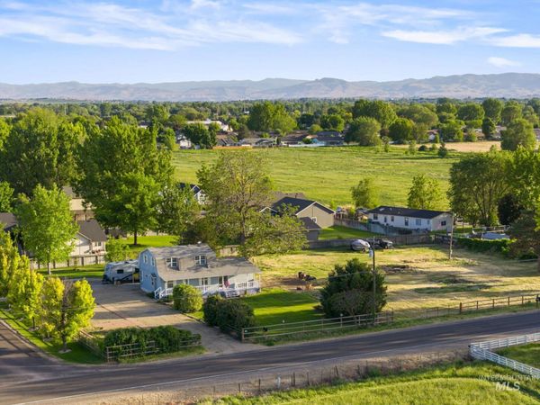 3517 E Victory Rd, Nampa, ID 83687