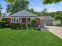 854 Sunrise Place, Roselle, IL 60172 primary photo