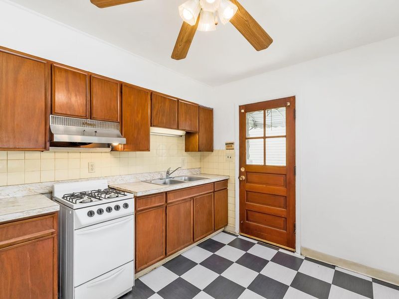 672 E Mithoff Street, Columbus, OH 43206 Photo 9