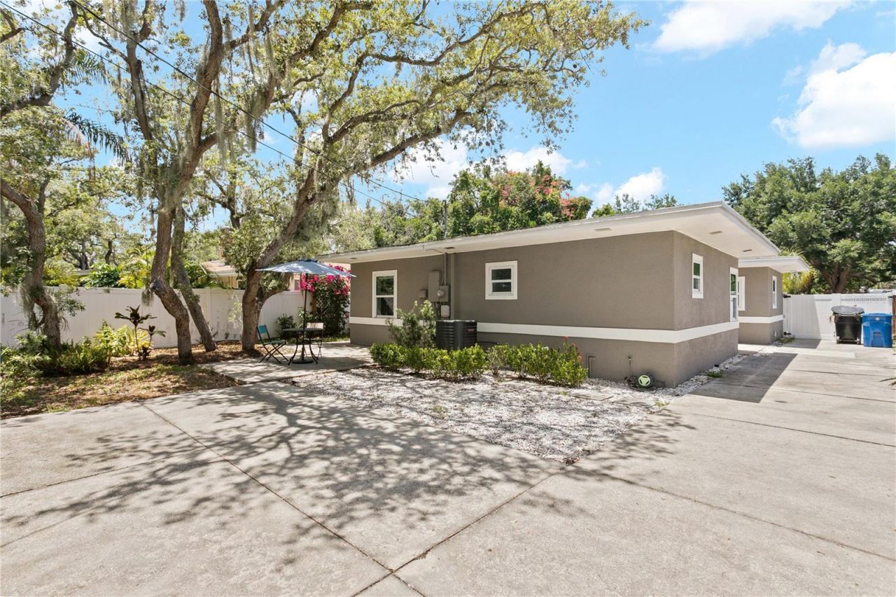 520 Lake Maggiore Boulevard S, Saint Petersburg, FL 33705 Photo