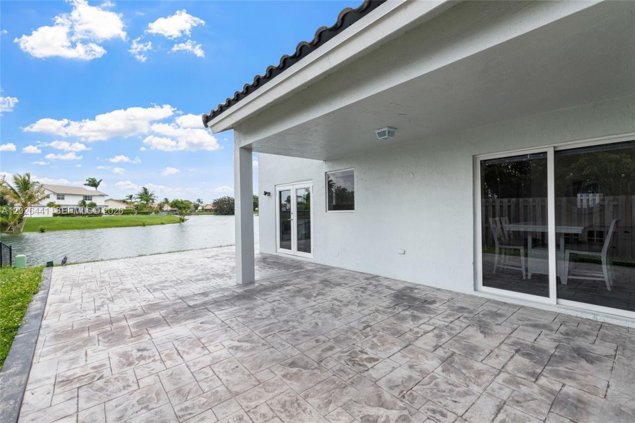 15037 Brighton Ln , Davie, FL 33331 Photo