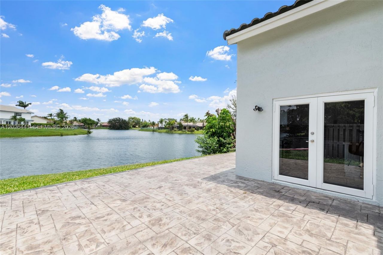 15037 Brighton Ln , Davie, FL 33331 Photo