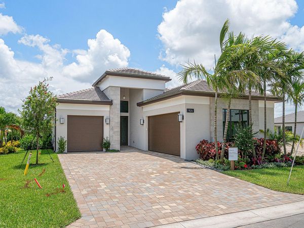 9124 Red Robin Lane, Boynton Beach, FL 33473