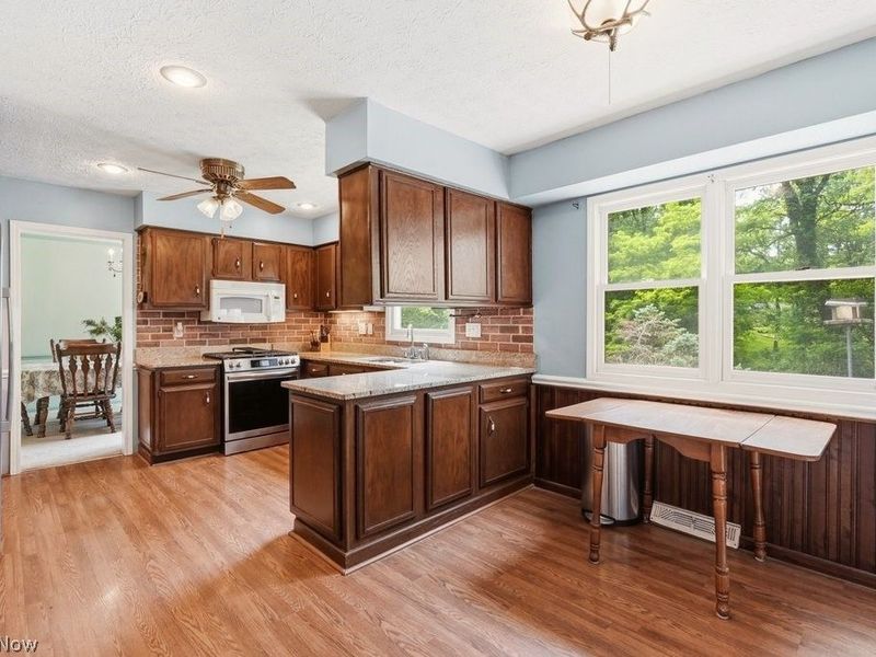 838 Glencrest Road, Northfield, OH 44067 Photo 4