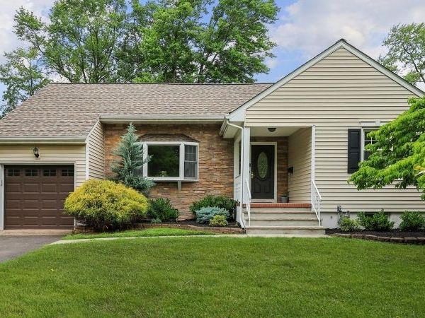 211 Cranford Ave, Cranford, NJ 07016