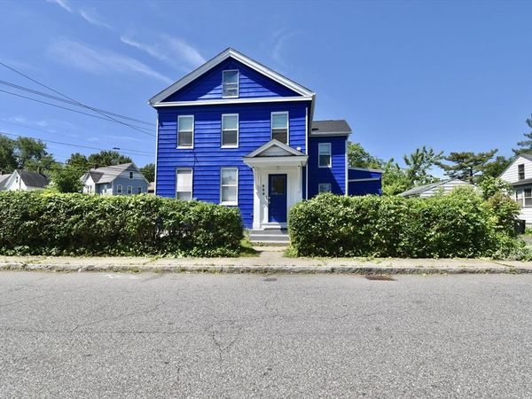 250 School St, Chicopee, MA 01013