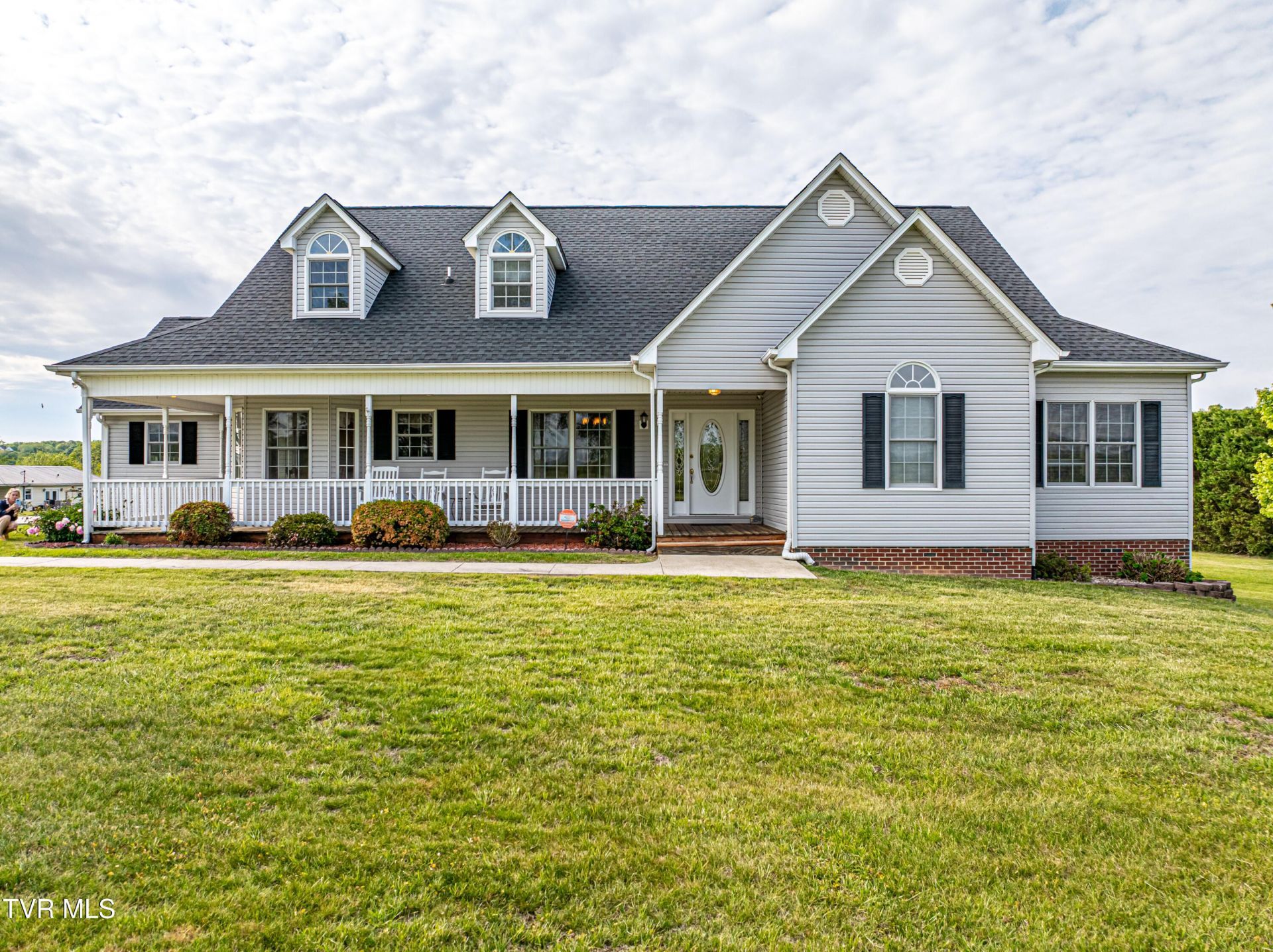 29349 Hawthorne Drive, Meadowview, VA 24361 Main Photo