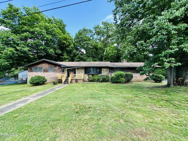 1201 Woodside Drive, Johnson City, TN 37604