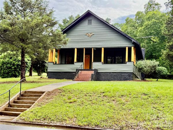 32 Pinecrest Avenue , Great Falls, SC 29055
