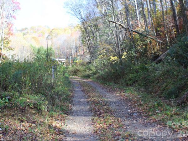 44 Toms Creek Road , Bakersville, NC 28705