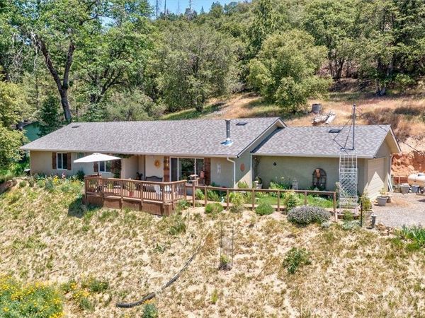 43263 E Sugar Pine Dr, Oakhurst, CA 93644