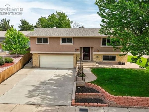 2814 Ridgeglen Place, Colorado Springs, CO 80918