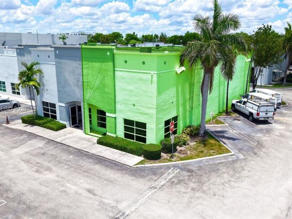 11379 NW 122nd St , Unit 11, Medley, FL 33178