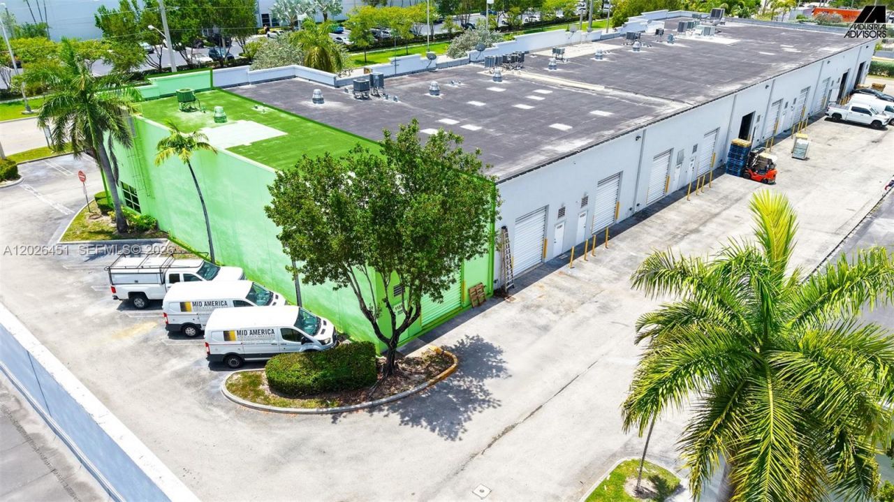 11379 NW 122nd St , Unit 11, Medley, FL 33178 Photo