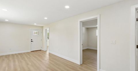 4901 Parker Ave, Sacramento, CA 95820 Photo