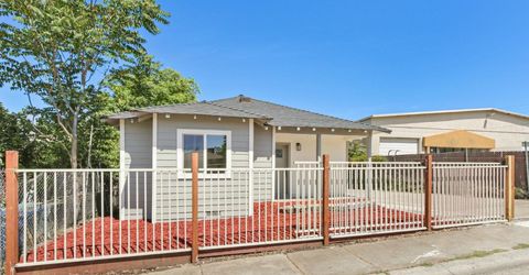 4901 Parker Ave, Sacramento, CA 95820 Photo