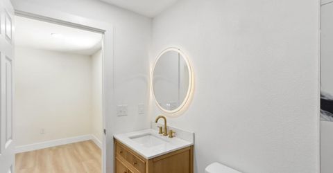 4901 Parker Ave, Sacramento, CA 95820 Photo