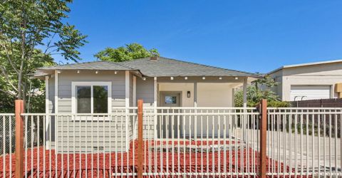 4901 Parker Ave, Sacramento, CA 95820 Photo