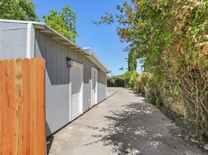 4901 Parker Ave, Sacramento, CA 95820 Photo