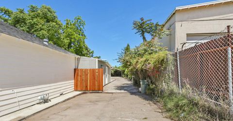 4901 Parker Ave, Sacramento, CA 95820 Photo