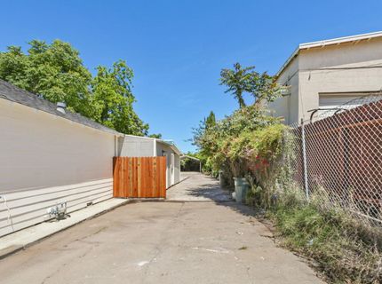 4901 Parker Ave, Sacramento, CA 95820 Photo