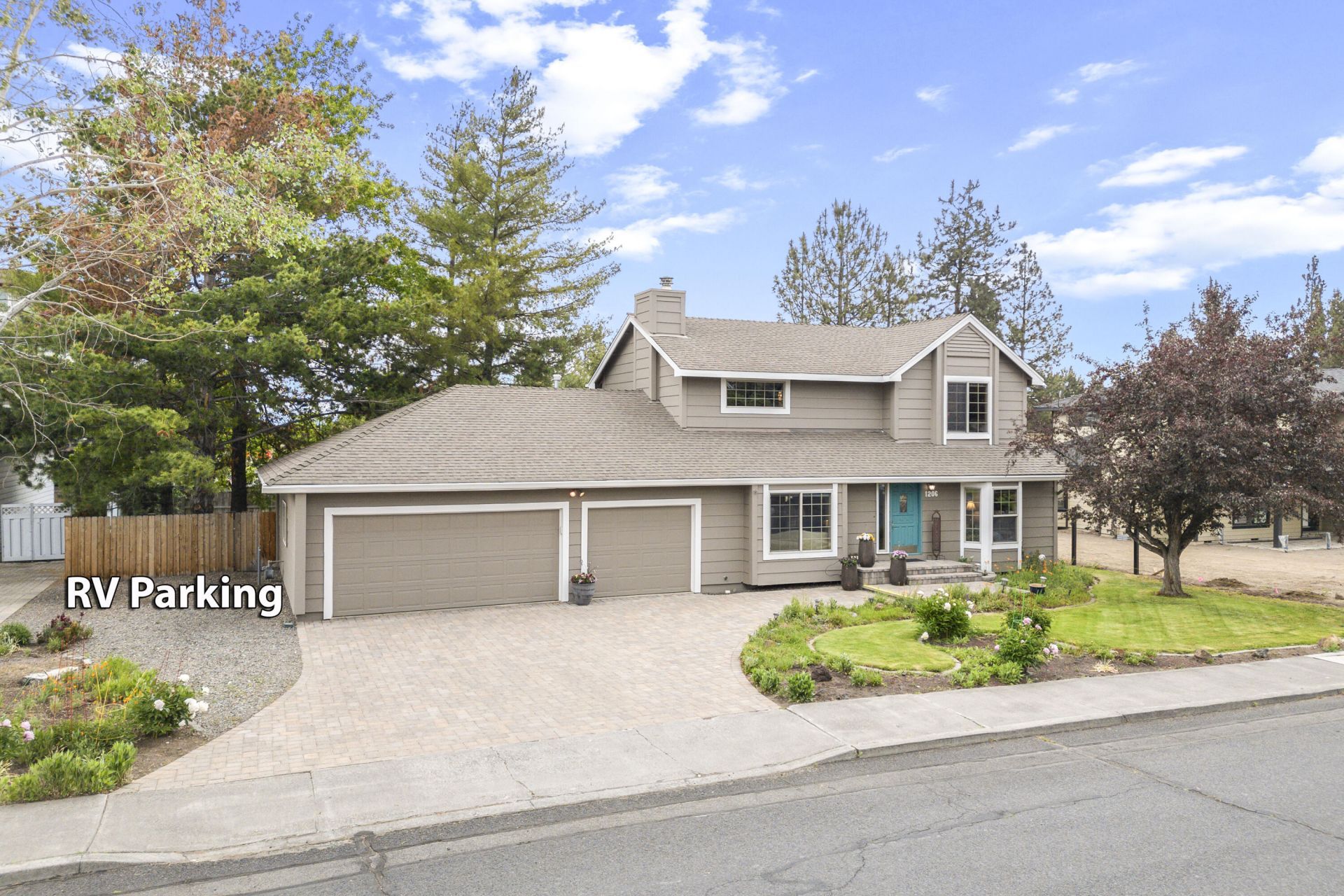 1206 NE Paula Drive, Bend, OR 97701 Main Photo