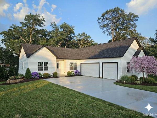 10428 VILLAGE Drive, Foristell, MO 63348