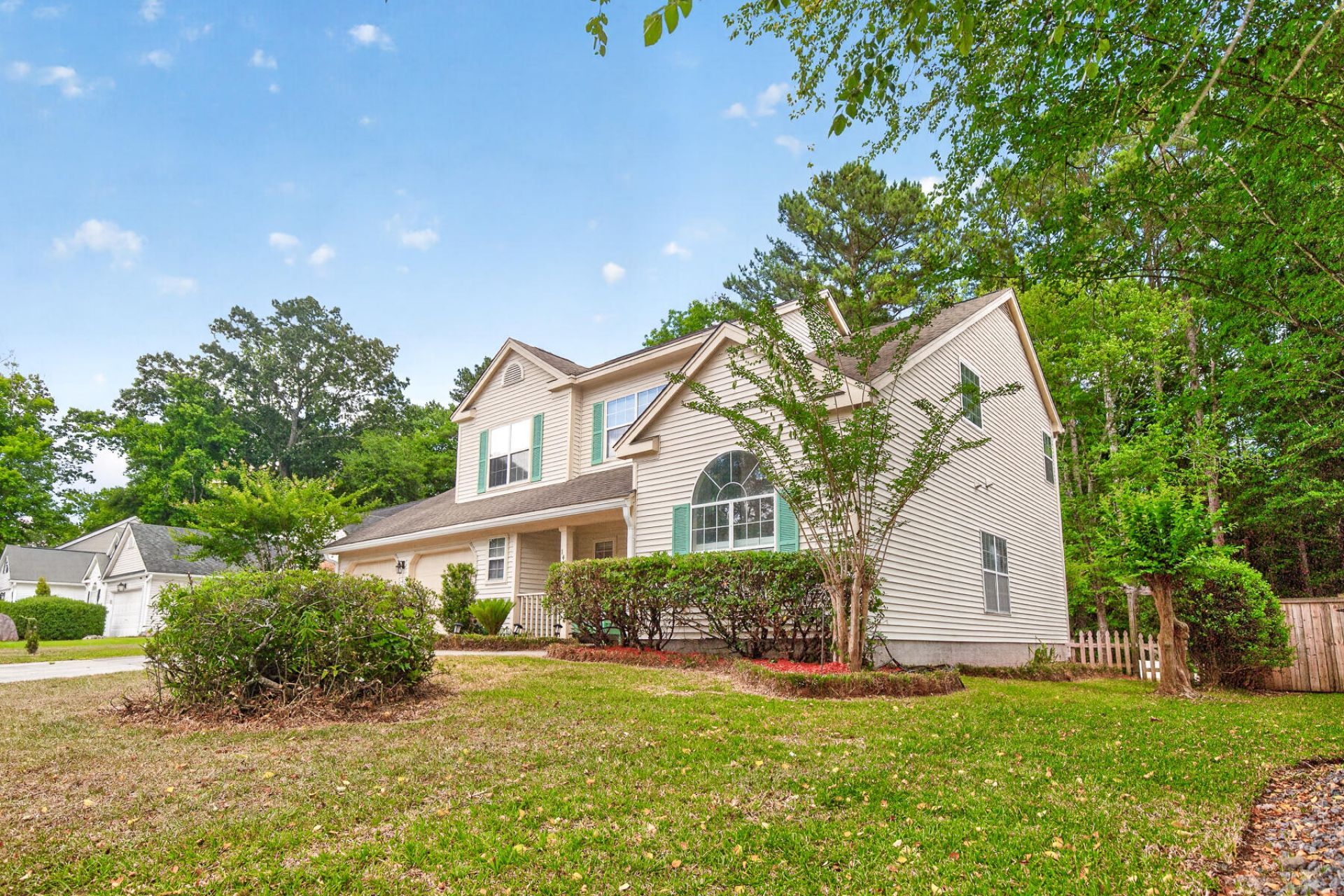 141 Isherwood Drive Photo 12
