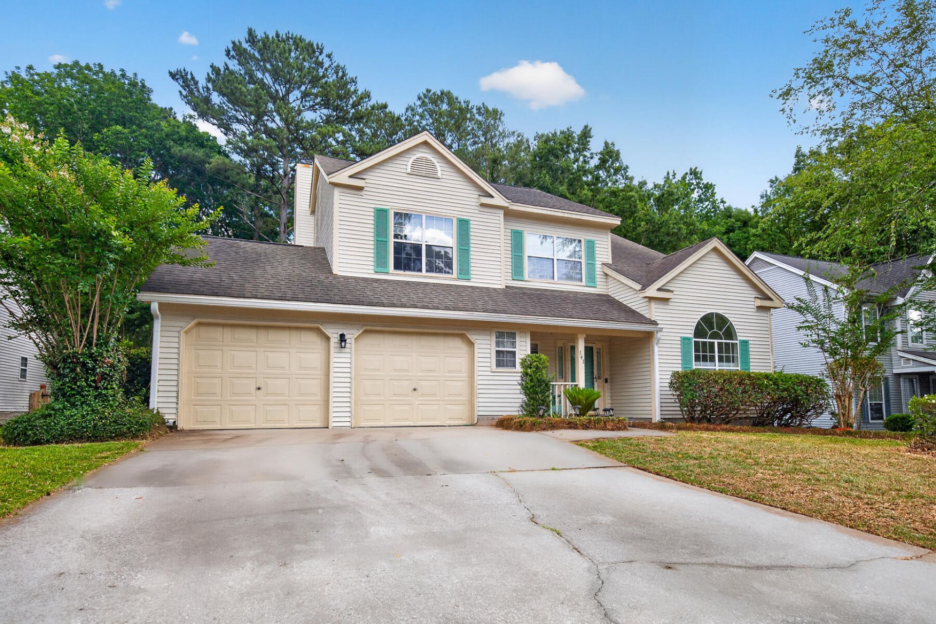 141 Isherwood Drive Photo 4