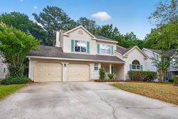 141 Isherwood Drive photo 4