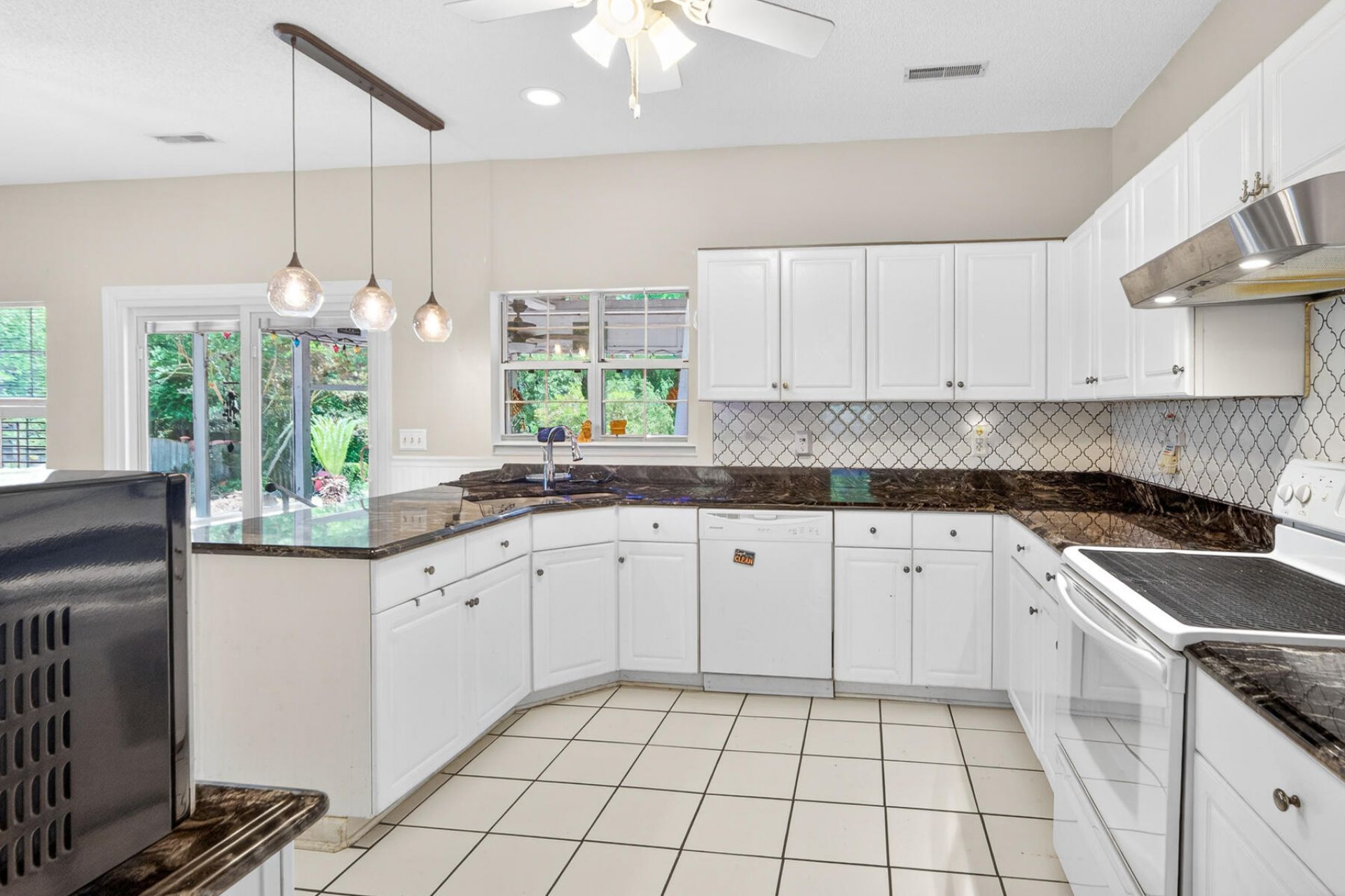 141 Isherwood Drive Photo 43