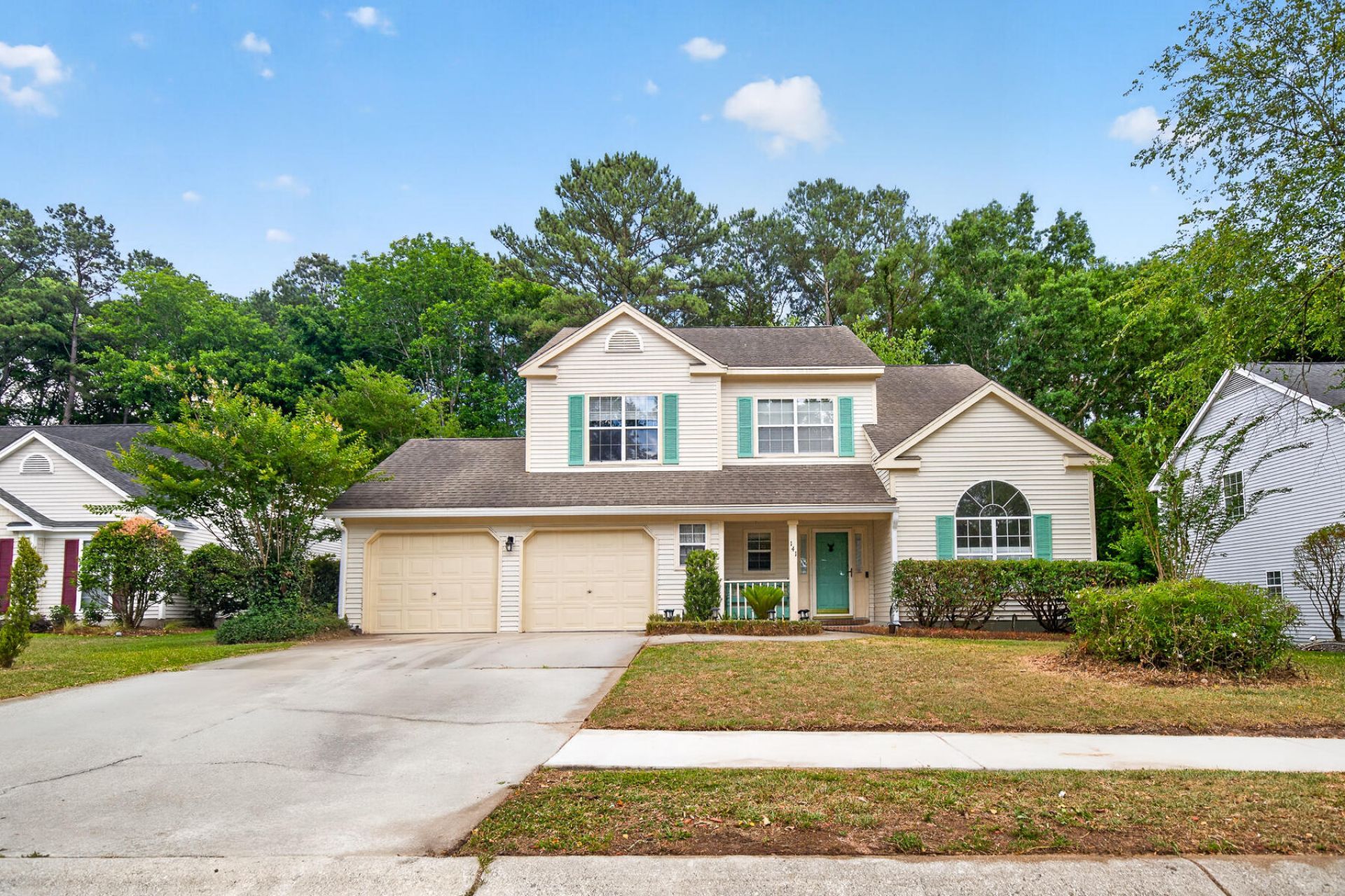 141 Isherwood Drive Photo 6