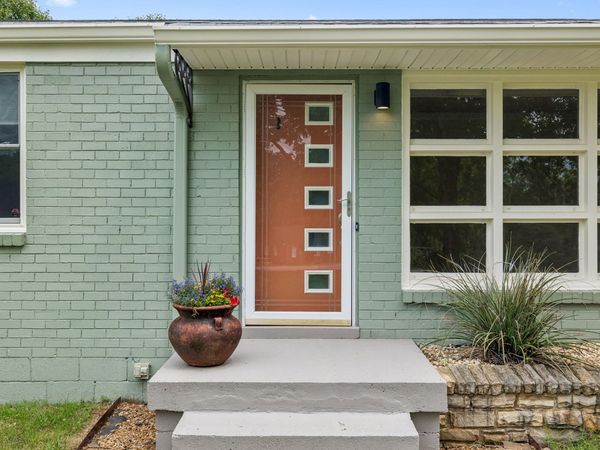 907 Joyce Ln, Nashville, TN 37216
