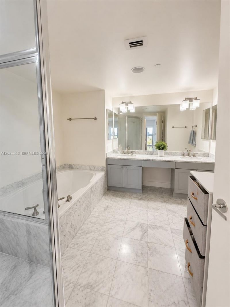 3640 Yacht Club Dr , Unit 1403, Aventura, FL 33180 Photo