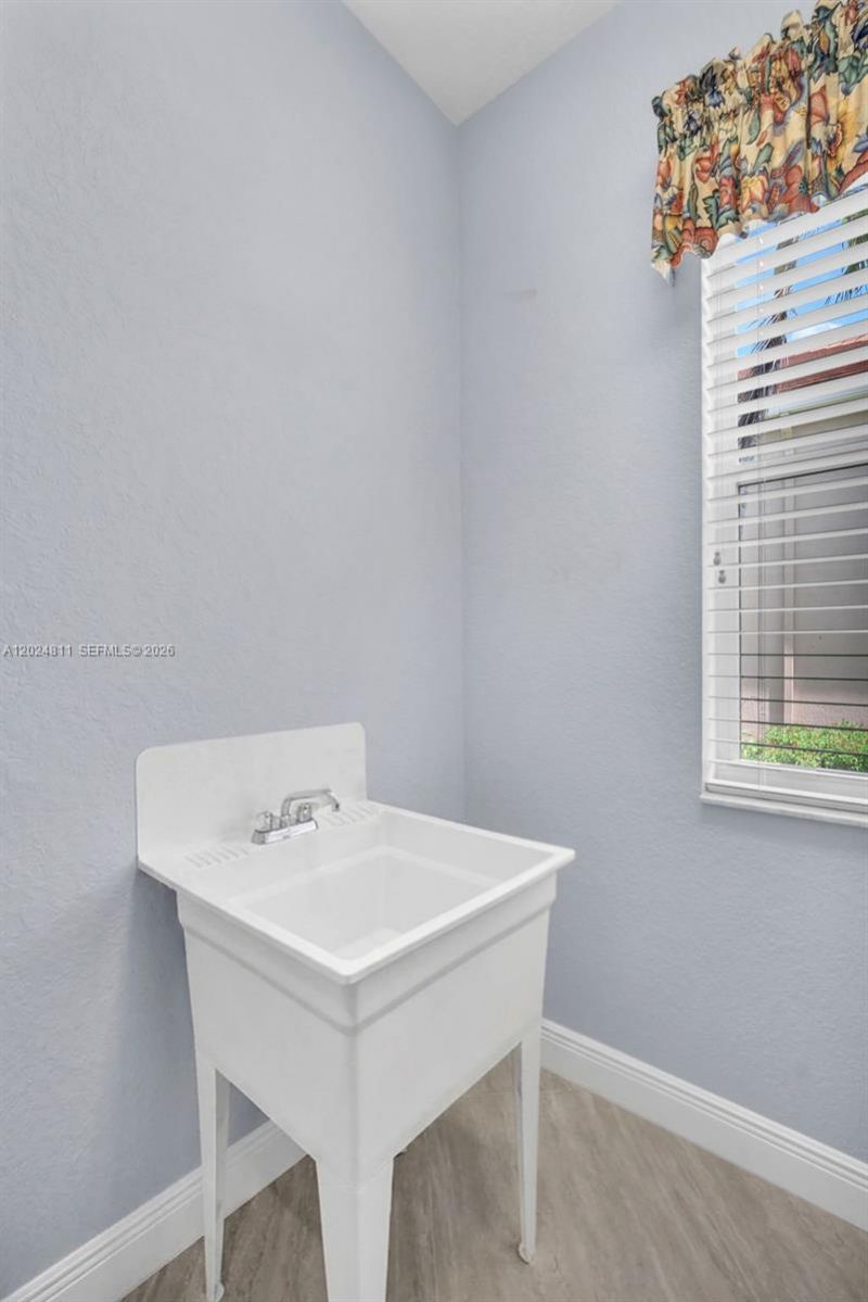 1434 SW 159th Ln, Pembroke Pines, FL 33027 Photo