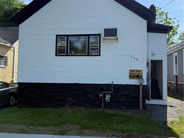 206 Hier Avenue , Syracuse, NY 13203