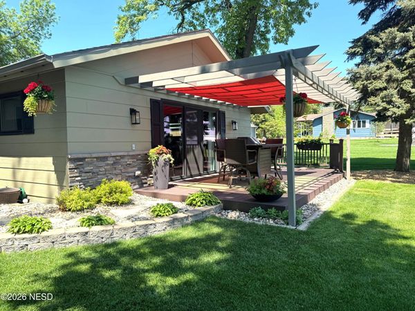 596 N LAKE DRIVE, Watertown, SD 57201